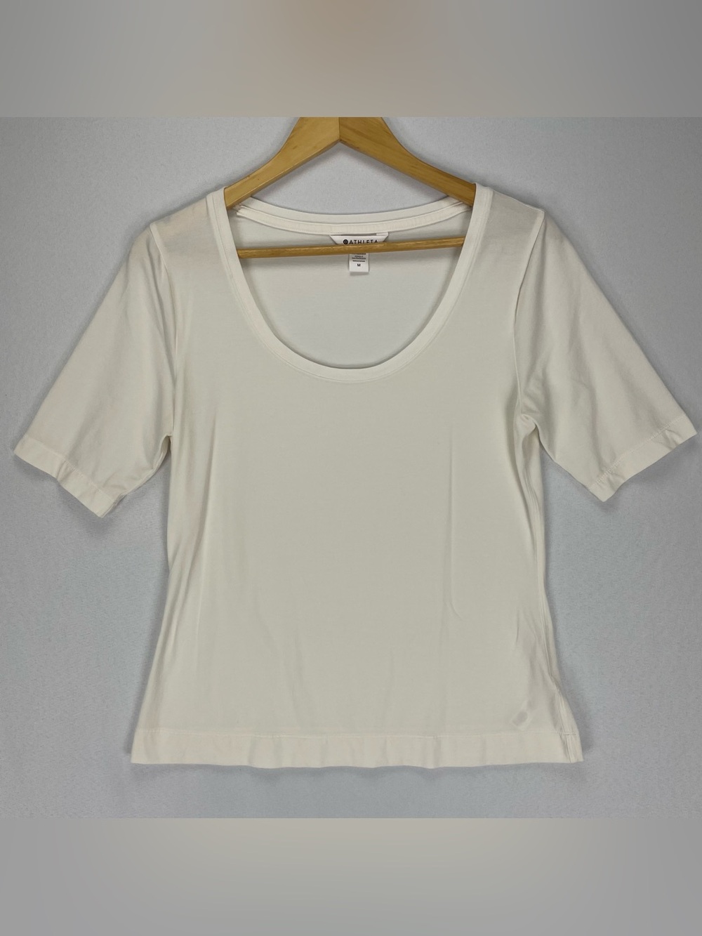 Athleta Outbound Scoop Tee Womens M Magnolia White Short Sleeve Outdoor Yoga